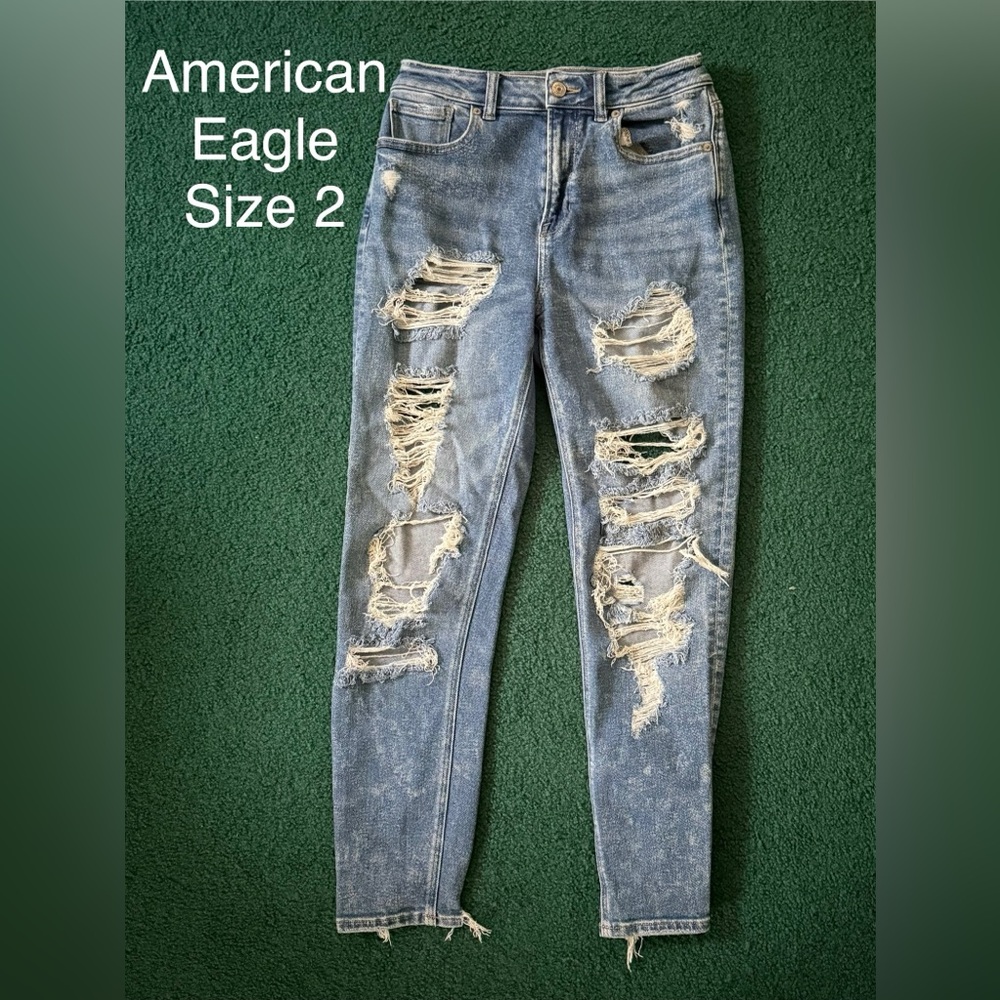 American Eagle Outfitters Jeans with Distressed Details